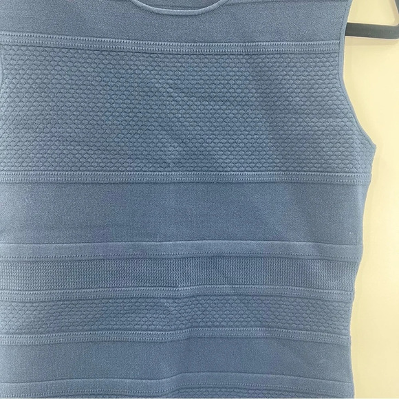 Akris Punto Navy Blue Sleeveless Knit Sweater Top Size US 6 Ribbed - Picture 5 of 10